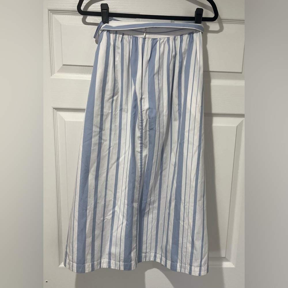 Nordstrom Signature Variegated Blue and White Striped Poplin Skirt with Pockets - Picture 6 of 9